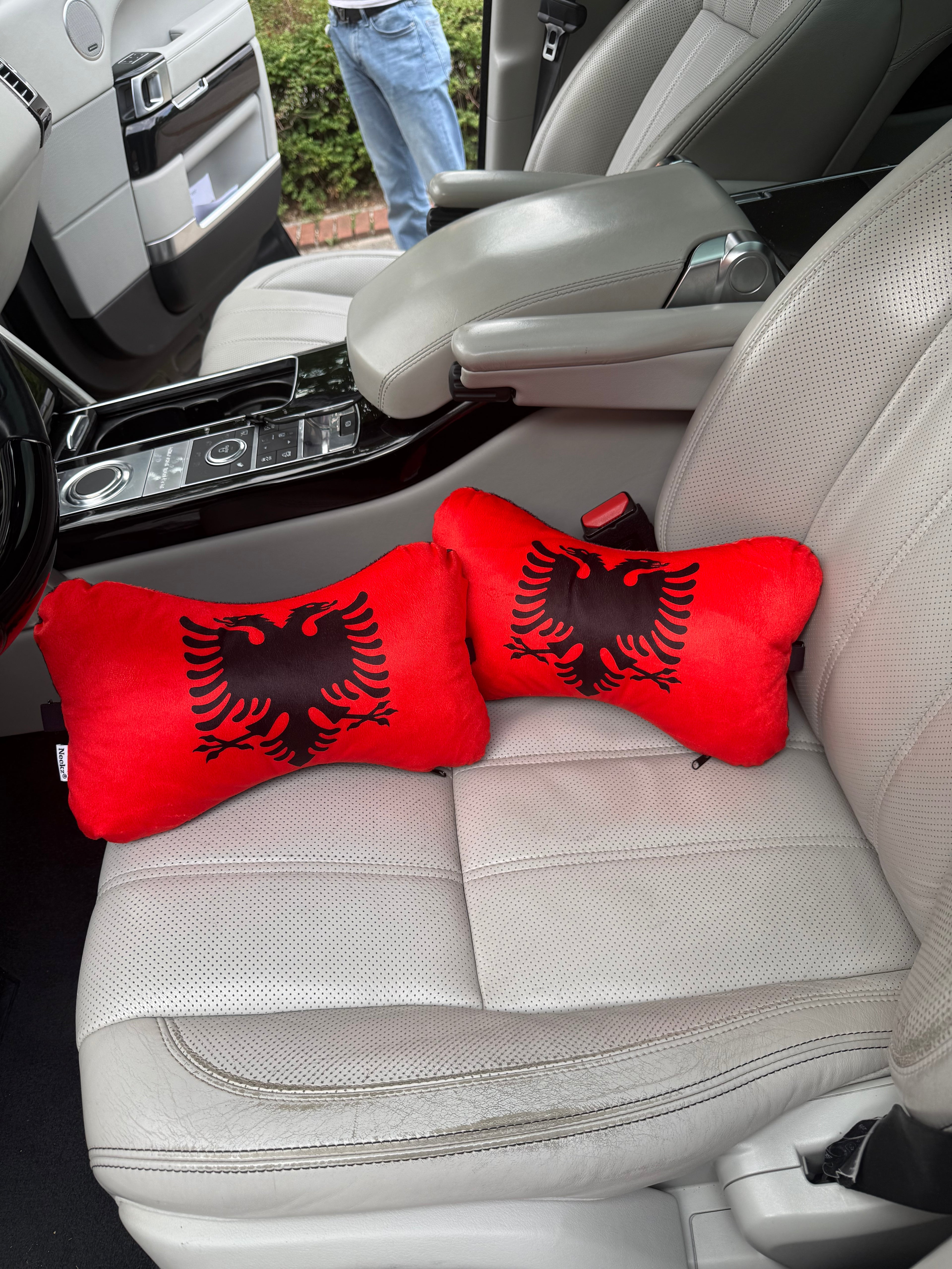 NECKZ Albanien Autokissen
