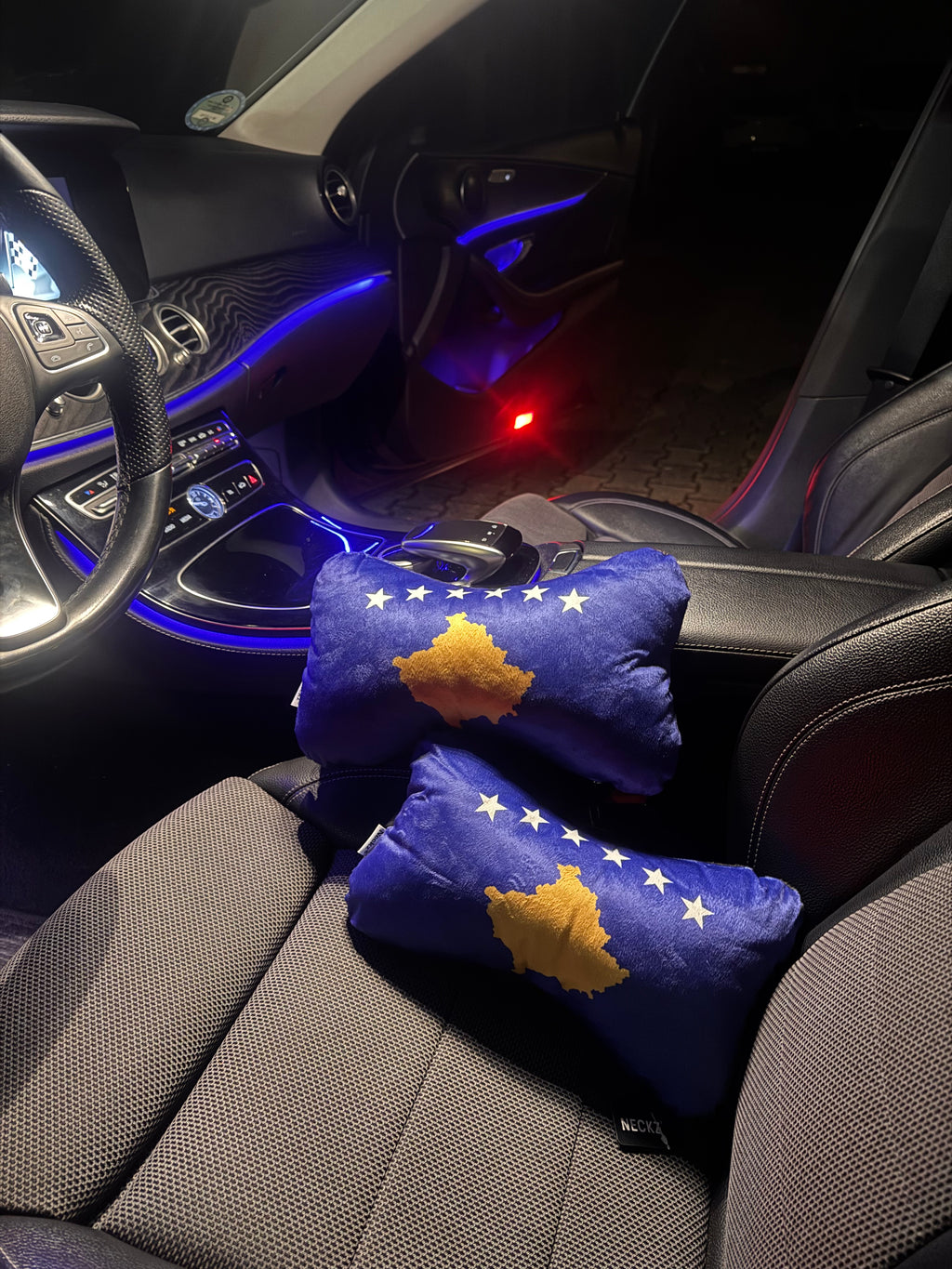 NECKZ Kosovo Autokissen