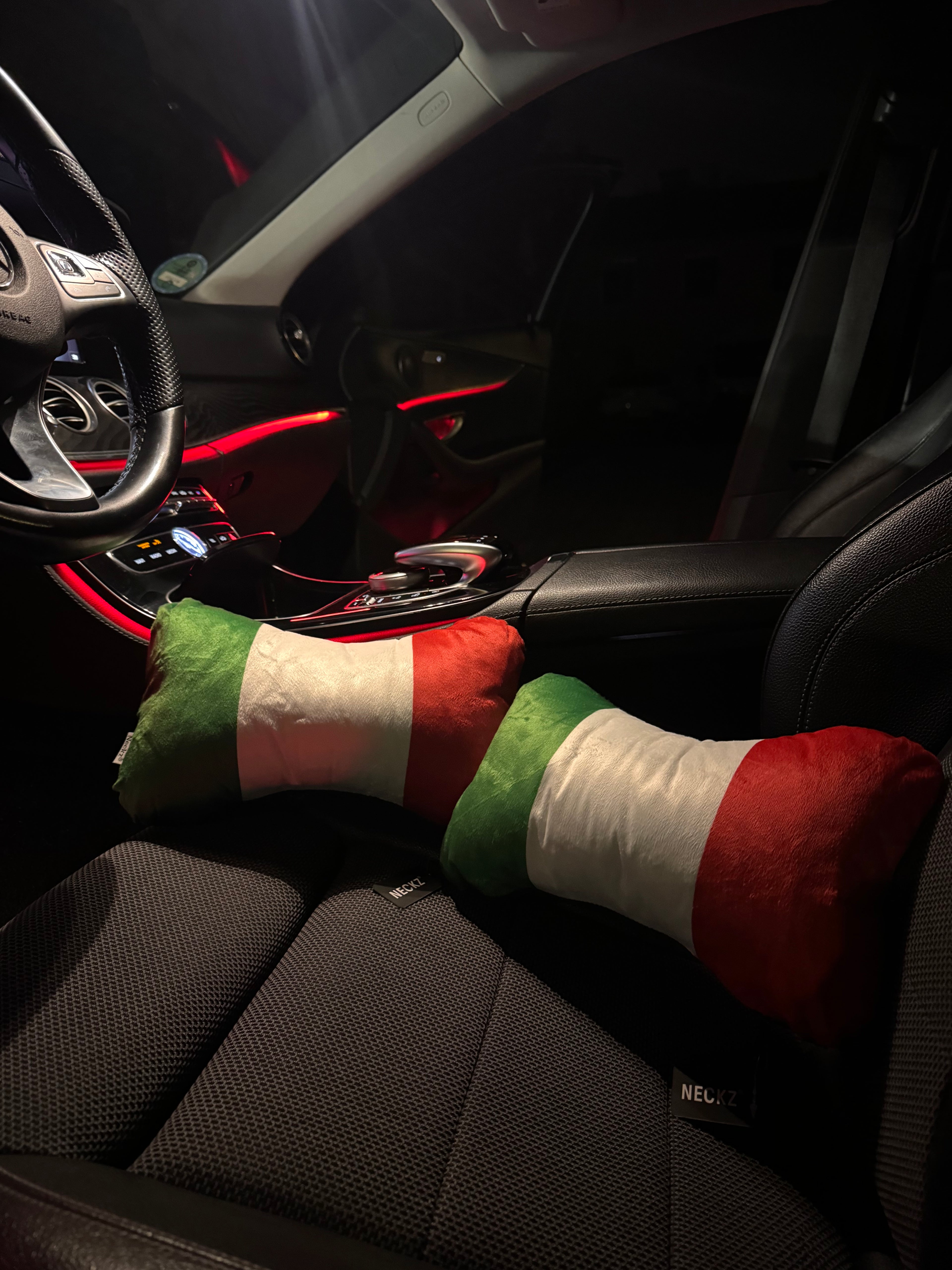NECKZ Italien Autokissen